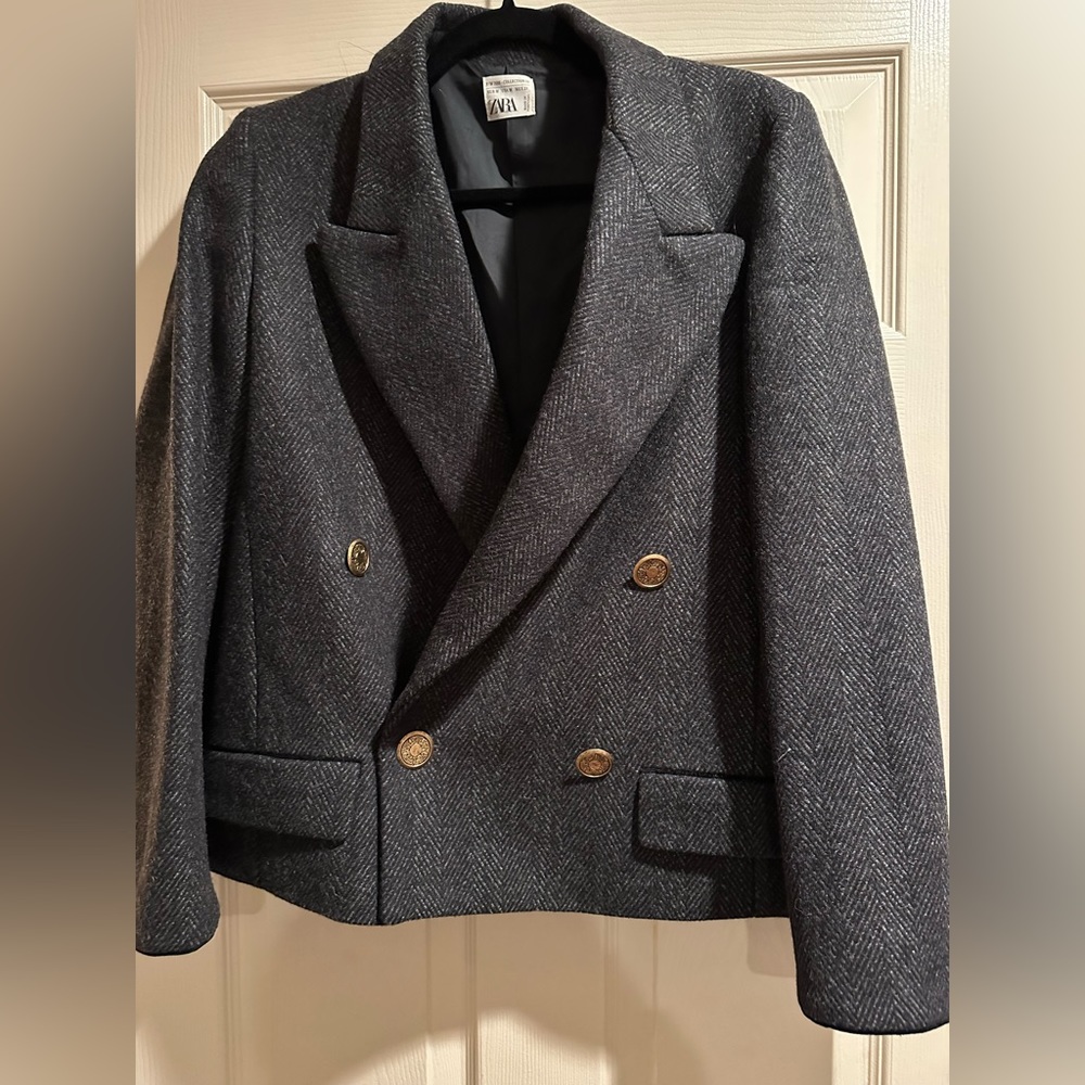 Zara heavyweight blazer / short peacoat with brass button detailing. Size M